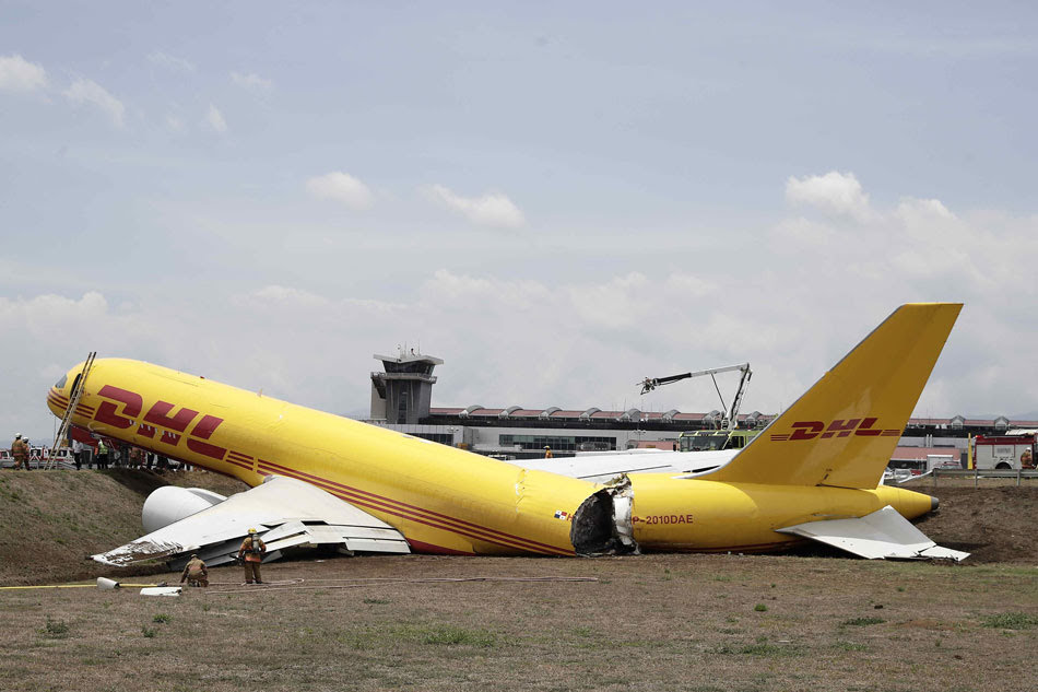 dhl-courier-epa-efe-4082022.jpg
