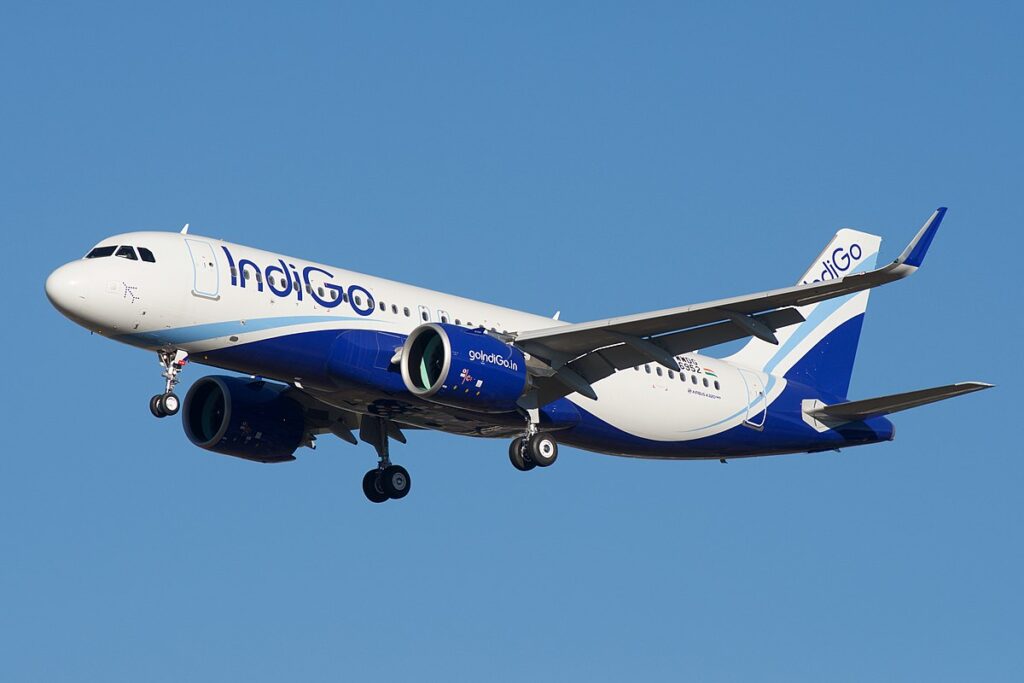 1200px-IndiGo_Airbus_A320neo_F-WWDG_to_VT-ITI_28915135713.jpg