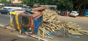 overturns_13092025_1.jpg