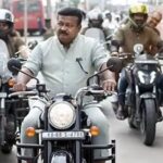 ಹೆಲ್ಮೆಟ್ ಧರಿಸದೆ ಬೈಕ್ ಚಲಾಯಿಸಿದ ರಾಣೇಬೆನ್ನೂರು ಶಾಸಕ ಪ್ರಕಾಶ ಕೋಳಿವಾಡ ಗೆ ದಂಡ