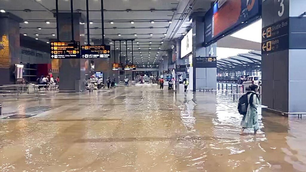 04delhi-airport